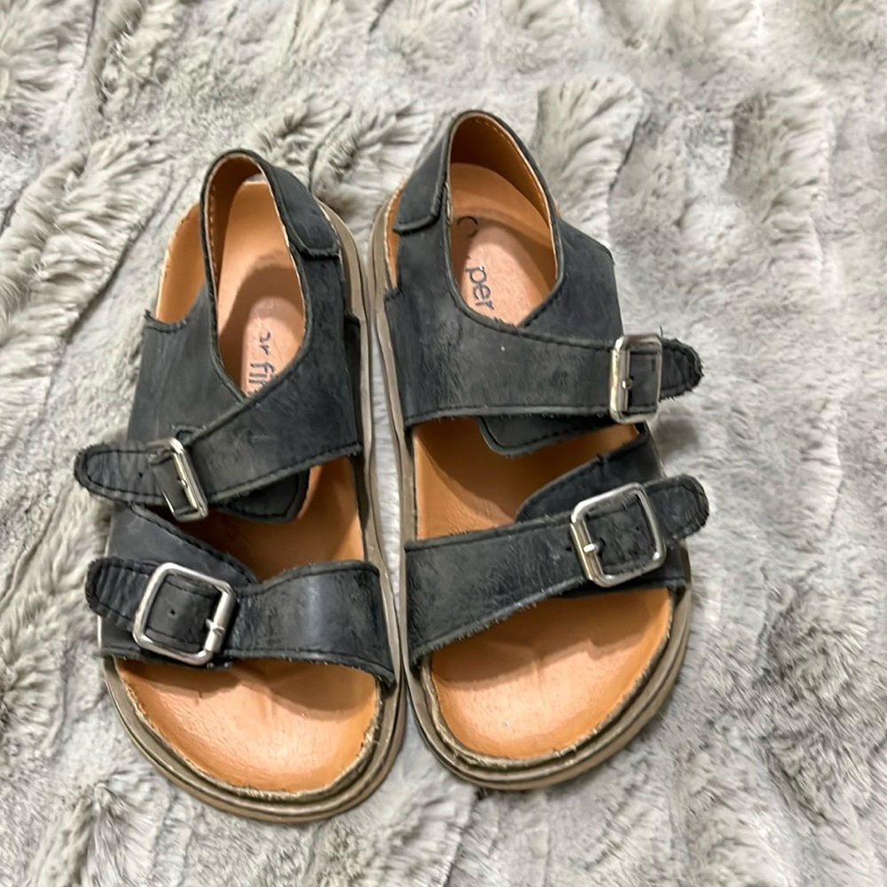 Piper Finn black sandals size 10